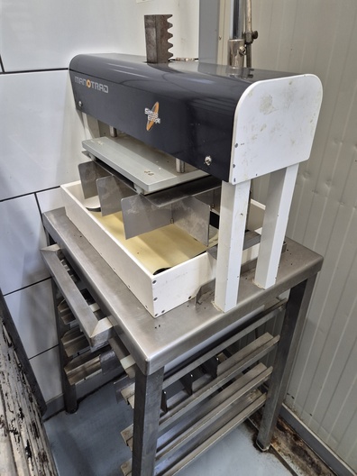 Manotrad deegverdeler manueel