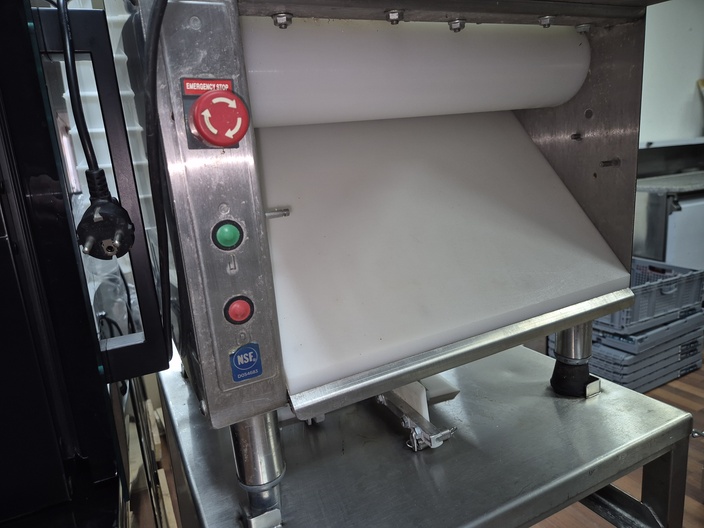 Somerset pizza deegroller op onderstel